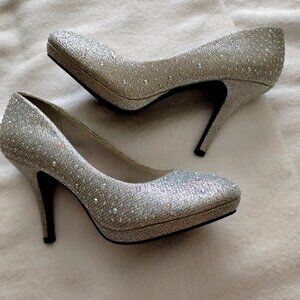 SPARKLY HEELS SIZE 8